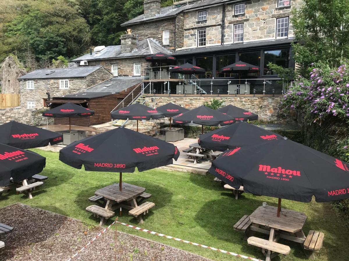 Grapes Hotel, Bar & Restaurant Snowdonia Nr Zip World Blaenau Ffestiniog Εξωτερικό φωτογραφία