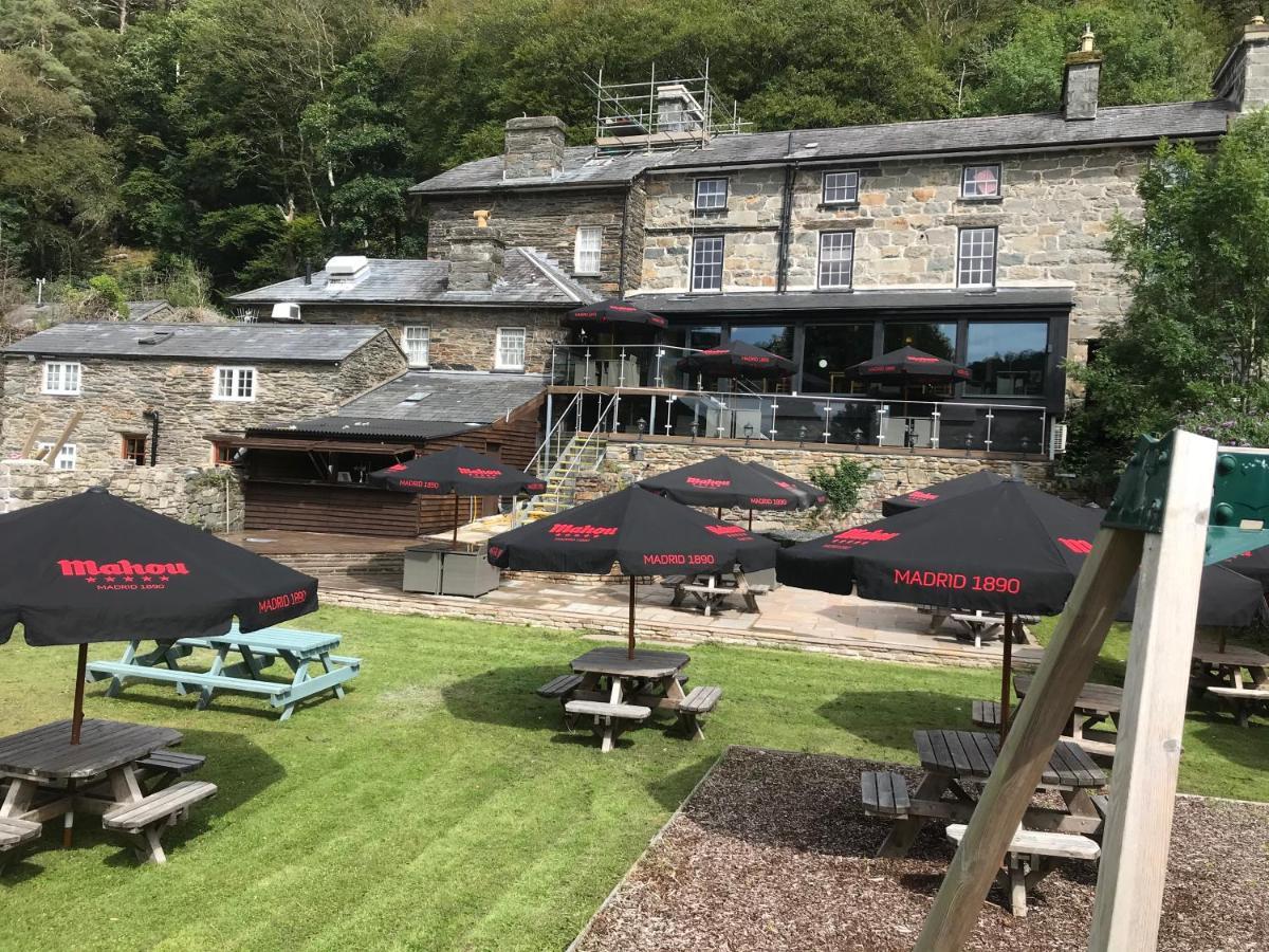 Grapes Hotel, Bar & Restaurant Snowdonia Nr Zip World Blaenau Ffestiniog Εξωτερικό φωτογραφία