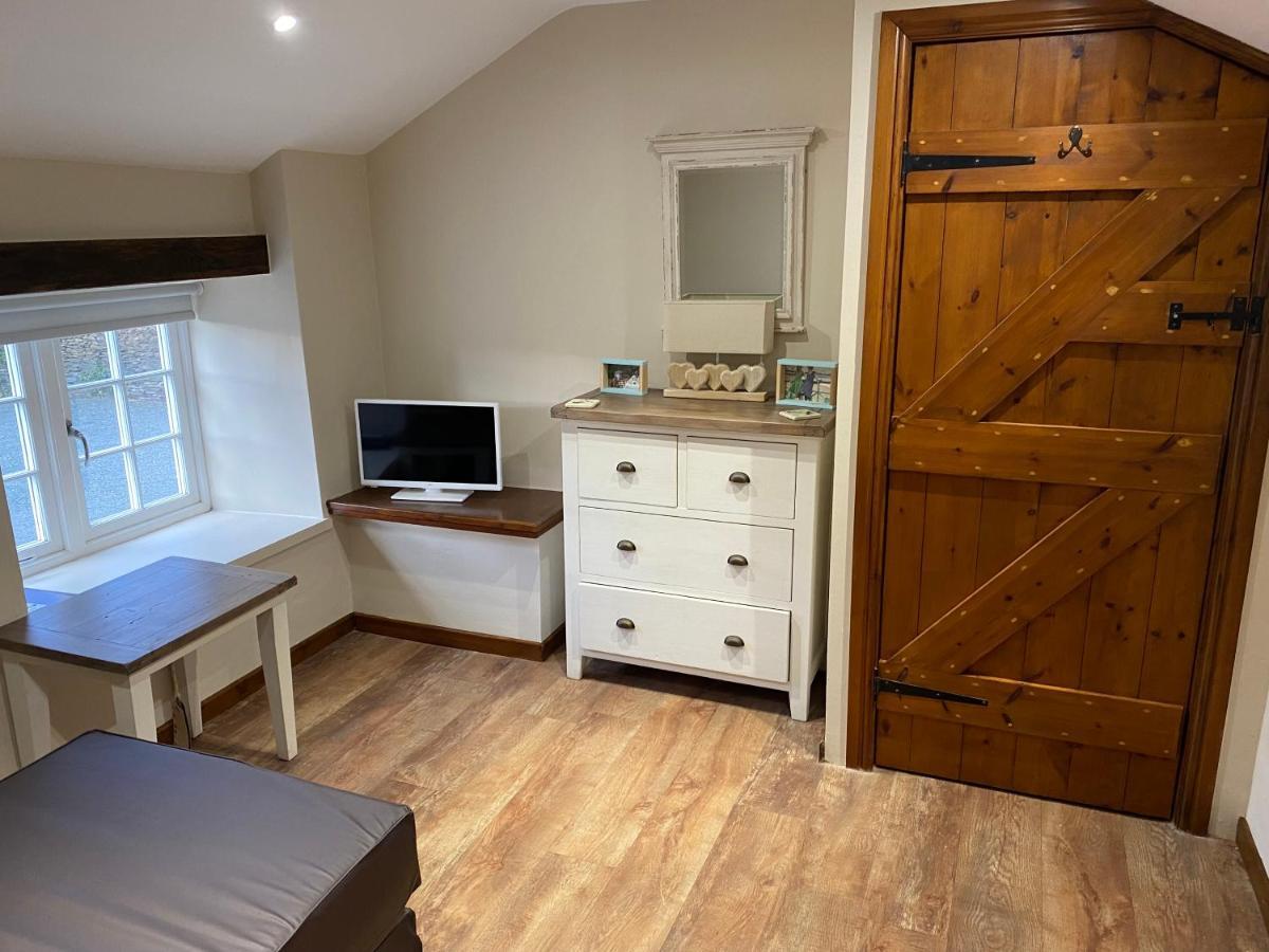 Grapes Hotel, Bar & Restaurant Snowdonia Nr Zip World Blaenau Ffestiniog Εξωτερικό φωτογραφία