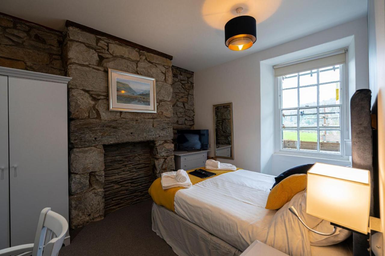 Grapes Hotel, Bar & Restaurant Snowdonia Nr Zip World Blaenau Ffestiniog Εξωτερικό φωτογραφία
