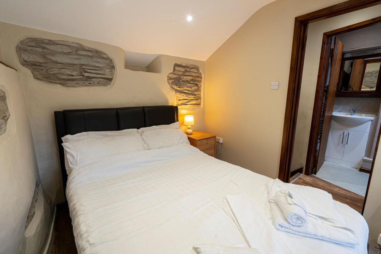 Grapes Hotel, Bar & Restaurant Snowdonia Nr Zip World Blaenau Ffestiniog Εξωτερικό φωτογραφία