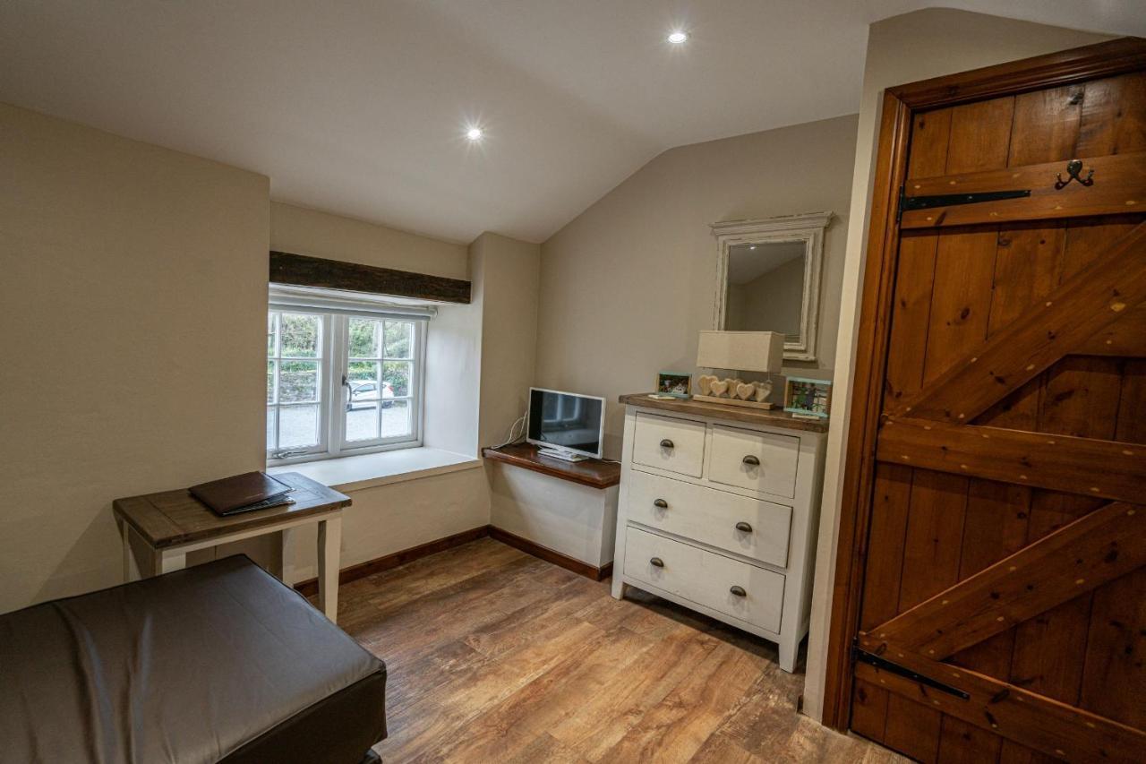 Grapes Hotel, Bar & Restaurant Snowdonia Nr Zip World Blaenau Ffestiniog Εξωτερικό φωτογραφία