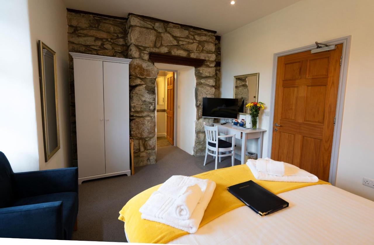 Grapes Hotel, Bar & Restaurant Snowdonia Nr Zip World Blaenau Ffestiniog Εξωτερικό φωτογραφία
