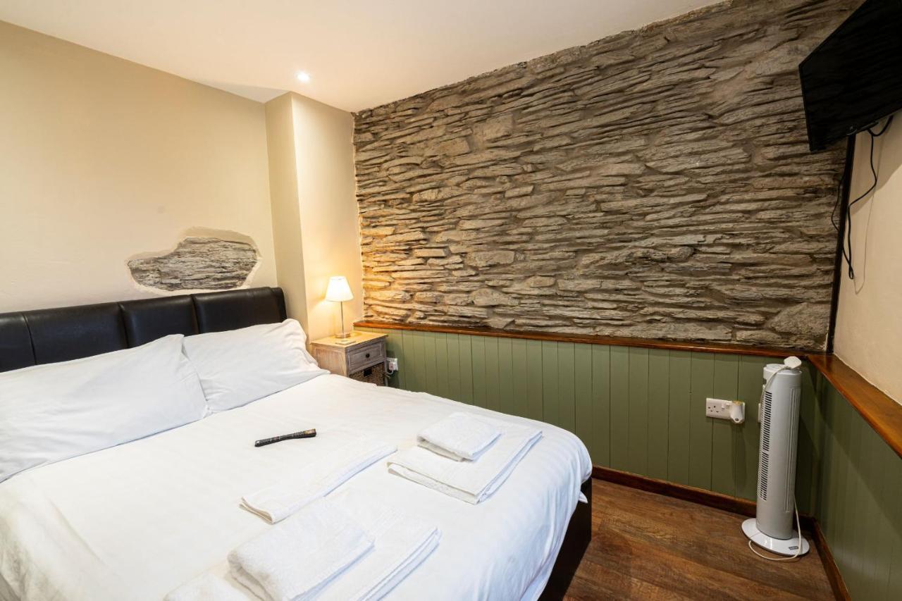 Grapes Hotel, Bar & Restaurant Snowdonia Nr Zip World Blaenau Ffestiniog Εξωτερικό φωτογραφία