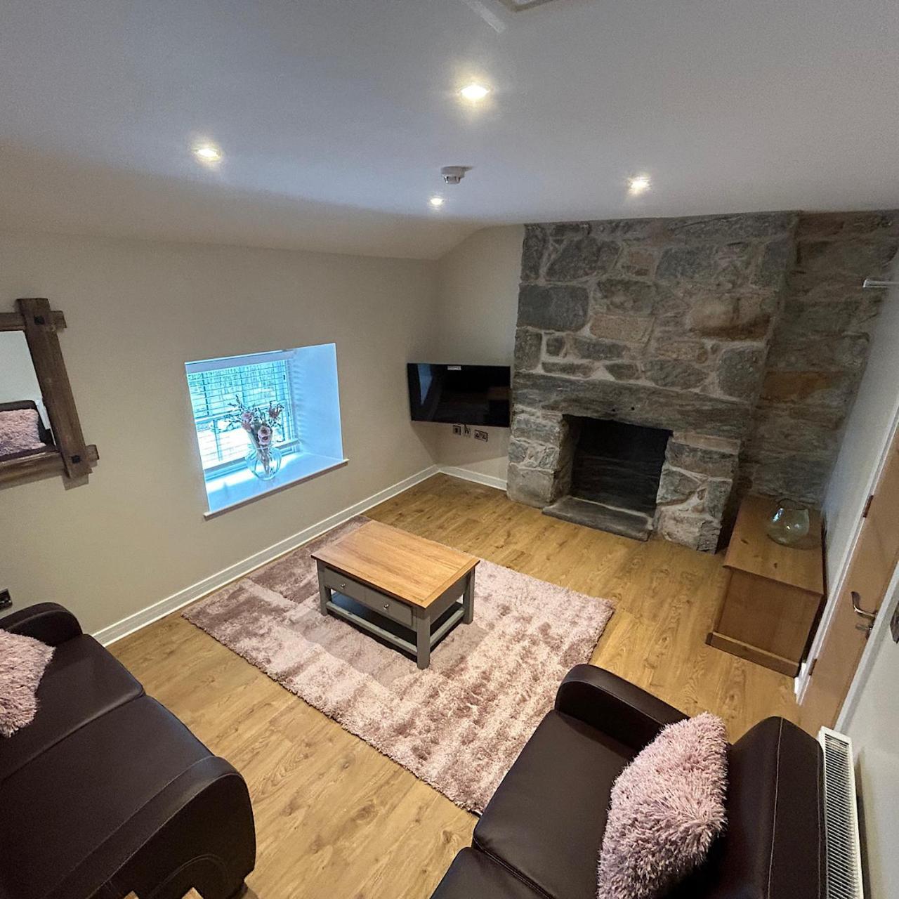 Grapes Hotel, Bar & Restaurant Snowdonia Nr Zip World Blaenau Ffestiniog Εξωτερικό φωτογραφία